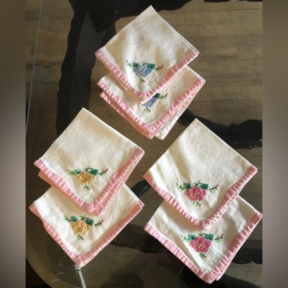 Vintage Napkins 6 pcs set embroid Flowers 1940s/1950s Handmade NM table linens - Picture 1 of 5
